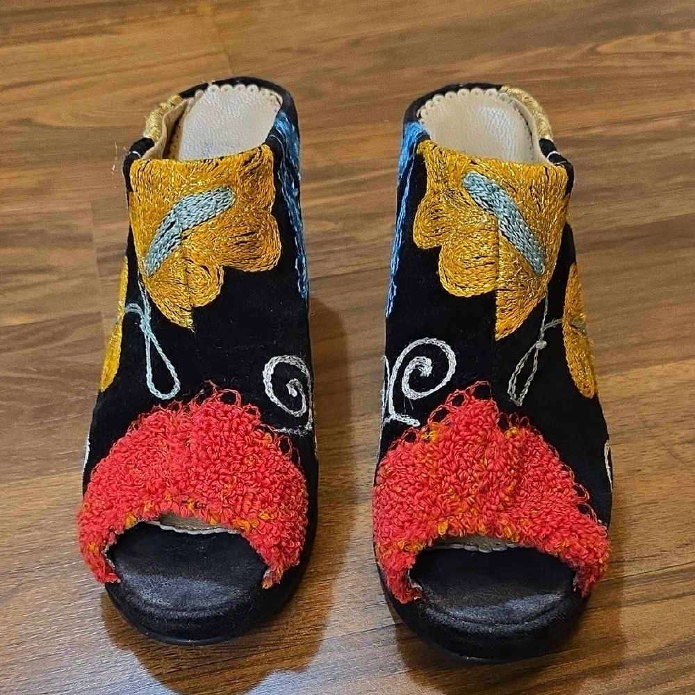Rockwell Tharp St. Barts Black Wedge